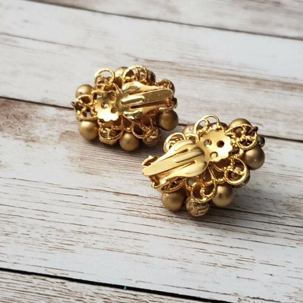 Vintage Clip On Earrings - Unusual Teardrop Shape Faux Pearl & Gold Tone - Picture 3 of 4